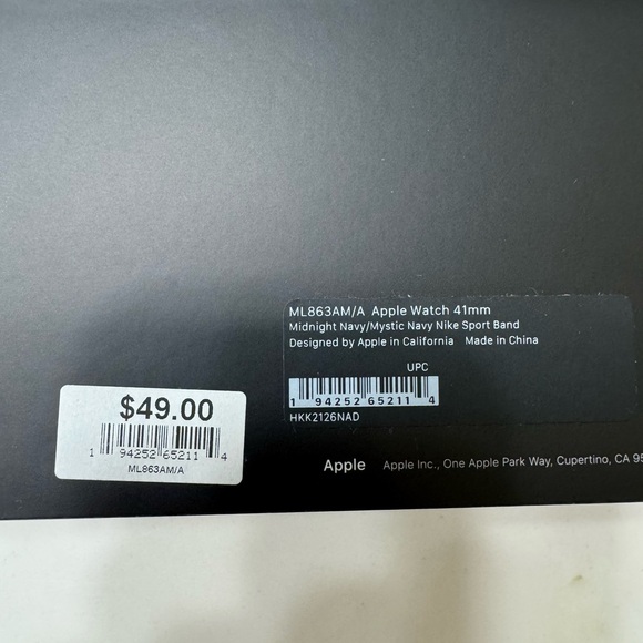 Nike Apple Watch Sport Band - Black and Midnight Blue. - Picture 8 of 9